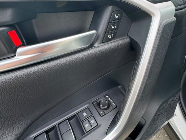 Toyota RAV4 V (XA50) с пробегом 2020 года, цена 3 900 000 рублей, 96113 км, внедорожник, Автокод Объявления