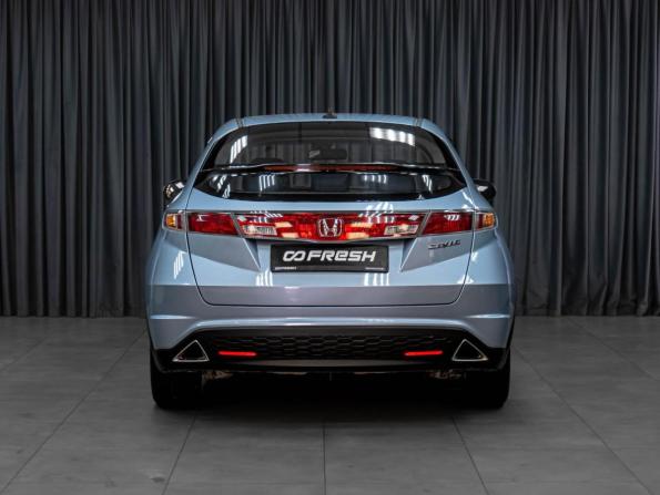 Honda Civic VIII с пробегом 2006 года, цена 569 000 рублей, 309628 км, хэтчбек, Автокод Объявления