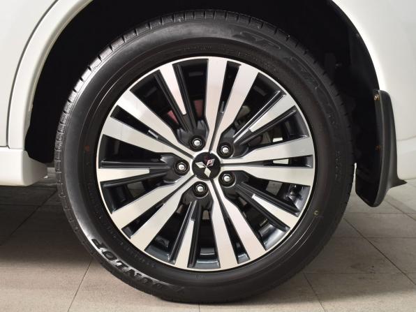 Mitsubishi Outlander III Рестайлинг 3 с пробегом 2022 года, цена 2 399 999 рублей, 8755 км, внедорожник, Автокод Объявления