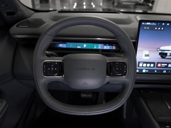 Lynk &amp; Co 900 с пробегом 2025 года, цена 7 850 000 рублей, 50 км, внедорожник, Автокод Объявления