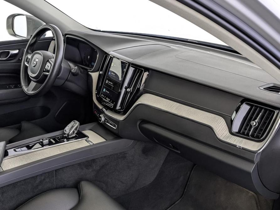 Volvo XC60 II Рестайлинг Москва  - изображение 13