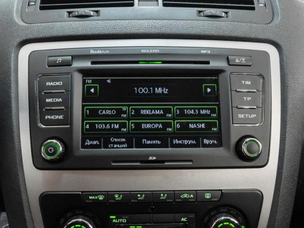 Skoda Octavia II (A5) Рестайлинг с пробегом 2011 года, цена 725 000 рублей, 248354 км, лифтбек, Автокод Объявления
