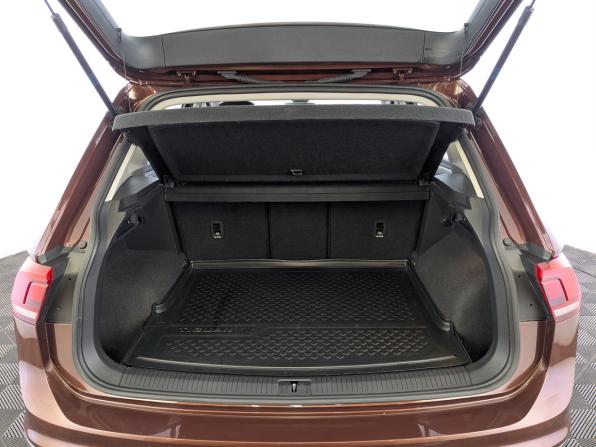 Volkswagen Tiguan II Рестайлинг с пробегом 2021 года, цена 2 550 000 рублей, 77757 км, внедорожник, Автокод Объявления