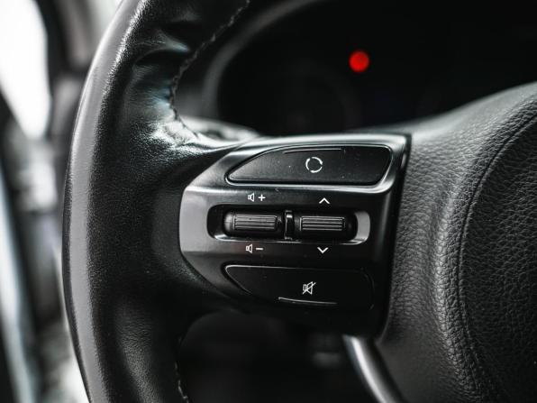 Kia Rio IV с пробегом 2019 года, цена 1 350 000 рублей, 98531 км, седан, Автокод Объявления