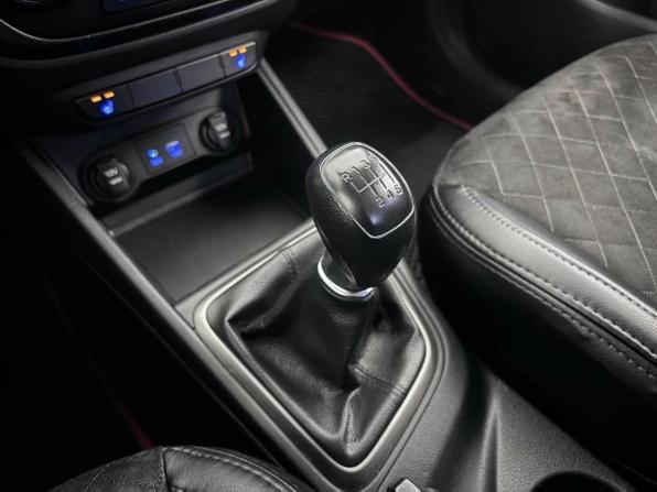 Hyundai Solaris II с пробегом 2018 года, цена 1 299 000 рублей, 120252 км, седан, Автокод Объявления