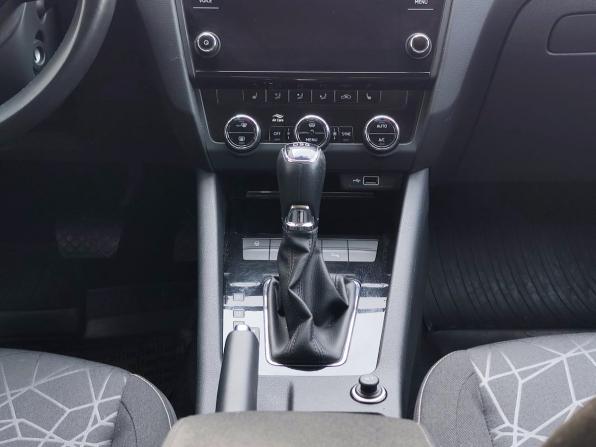 Skoda Octavia III (A7) Рестайлинг с пробегом 2020 года, цена 2 400 000 рублей, 53289 км, лифтбек, Автокод Объявления