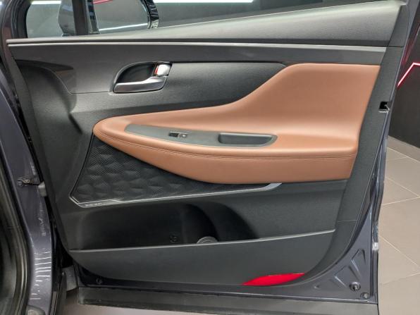 Hyundai Santa Fe IV Рестайлинг с пробегом 2021 года, цена 3 700 000 рублей, 63121 км, внедорожник, Автокод Объявления