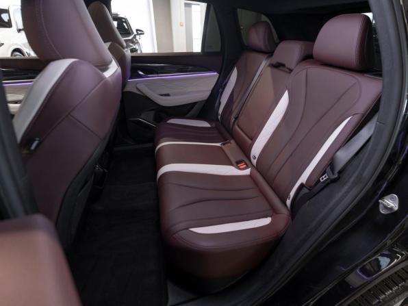 Geely Monjaro I с пробегом 2023 года, цена 3 390 000 рублей, 44842 км, внедорожник, Автокод Объявления