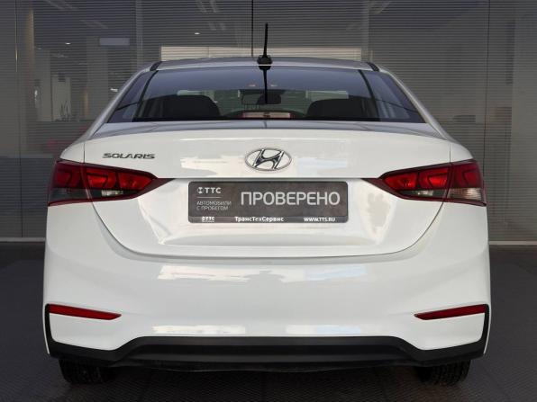Hyundai Solaris II с пробегом 2018 года, цена 1 055 000 рублей, 104500 км, седан, Автокод Объявления