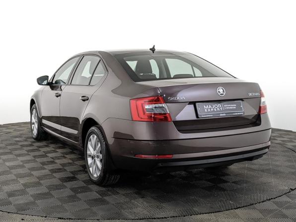 Skoda Octavia III (A7) Рестайлинг с пробегом 2018 года, цена 1 850 000 рублей, 55600 км, лифтбек, Автокод Объявления