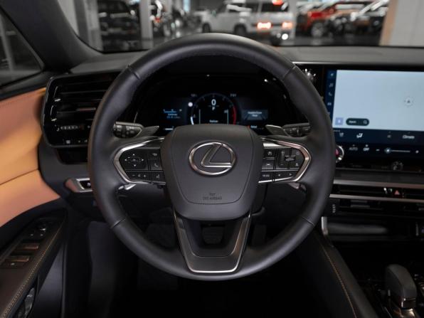 Lexus RX V с пробегом 2026 года, цена 8 350 000 рублей, 220 км, внедорожник, Автокод Объявления