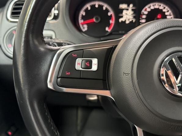 Volkswagen Polo V Рестайлинг с пробегом 2019 года, цена 1 630 000 рублей, 29763 км, седан, Автокод Объявления