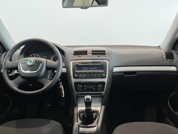 Skoda Octavia II (A5) Рестайлинг с пробегом 2012 года, цена 870 000 рублей, 144000 км, лифтбек, Автокод Объявления
