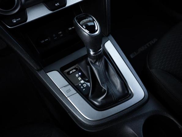 Hyundai Elantra VI (AD) Рестайлинг с пробегом 2018 года, цена 1 113 000 рублей, 171002 км, седан, Автокод Объявления
