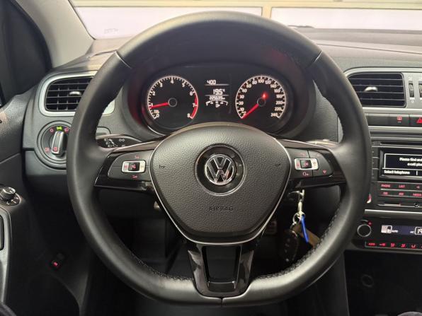 Volkswagen Polo V Рестайлинг с пробегом 2016 года, цена 950 000 рублей, 225000 км, седан, Автокод Объявления