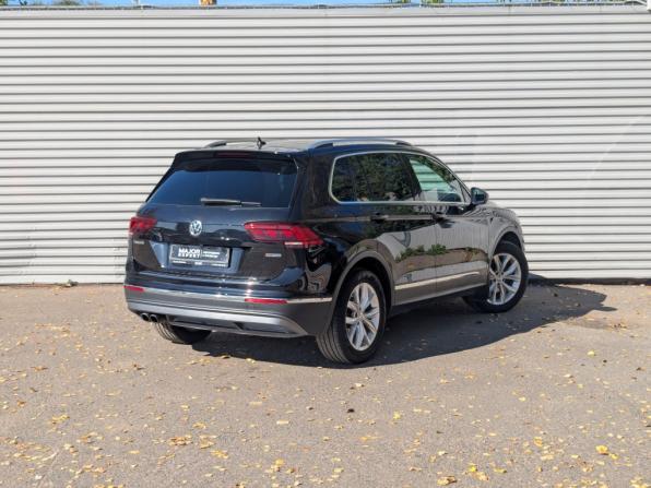 Volkswagen Tiguan II с пробегом 2018 года, цена 2 380 000 рублей, 105348 км, внедорожник, Автокод Объявления