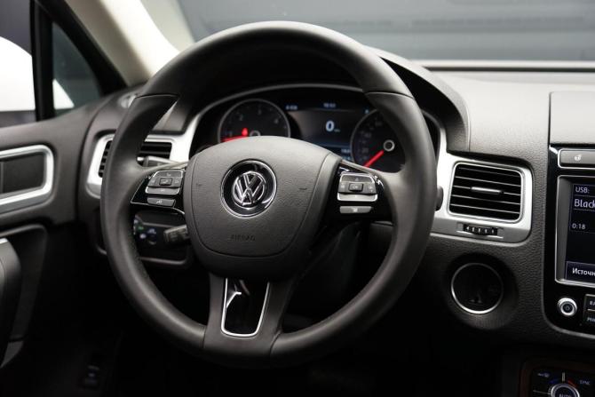 Volkswagen Touareg II Рестайлинг с пробегом 2016 года, цена 3 676 000 рублей, 127819 км, внедорожник, Автокод Объявления