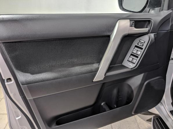 Toyota Land Cruiser Prado 150 Series Рестайлинг 2 с пробегом 2018 года, цена 4 315 000 рублей, 181933 км, внедорожник, Автокод Объявления