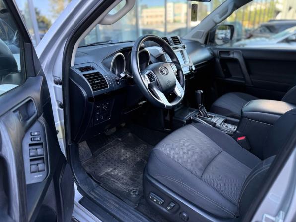 Toyota Land Cruiser Prado 150 Series Рестайлинг 1 с пробегом 2014 года, цена 3 180 000 рублей, 190000 км, внедорожник, Автокод Объявления