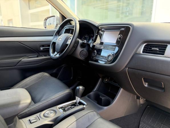 Mitsubishi Outlander III Рестайлинг 2 с пробегом 2015 года, цена 1 745 000 рублей, 110000 км, внедорожник, Автокод Объявления
