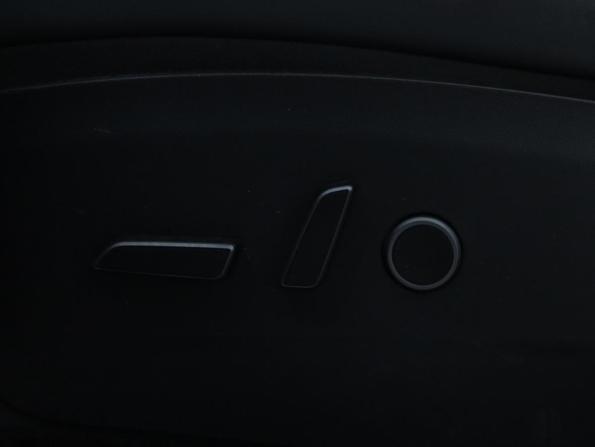 Tesla Model Y I с пробегом 2023 года, цена 4 900 000 рублей, 55521 км, внедорожник, Автокод Объявления