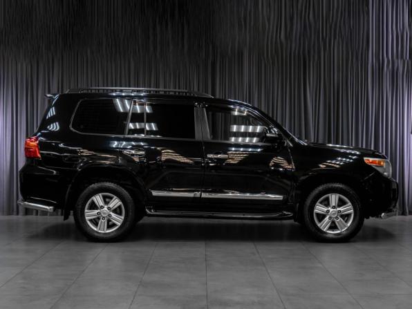 Toyota Land Cruiser 200 Series Рестайлинг 1 с пробегом 2013 года, цена 3 609 000 рублей, 207320 км, внедорожник, Автокод Объявления