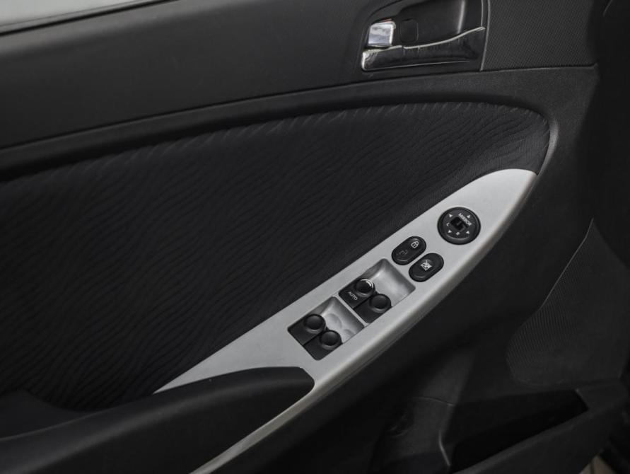 Hyundai Solaris I Санкт-Петербург  - изображение 20