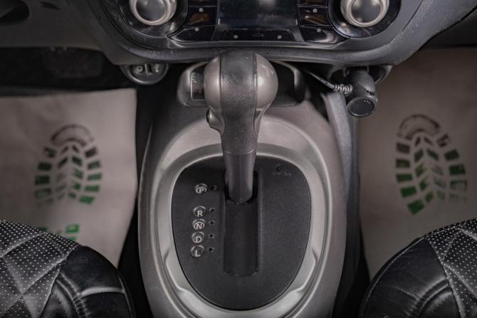 Nissan Juke I с пробегом 2012 года, цена 1 099 000 рублей, 180000 км, внедорожник, Автокод Объявления