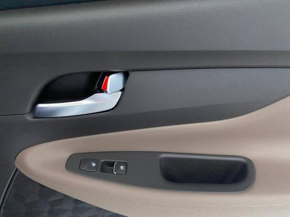 Hyundai Santa Fe IV Рестайлинг с пробегом 2022 года, цена 4 599 000 рублей, 16420 км, внедорожник, Автокод Объявления