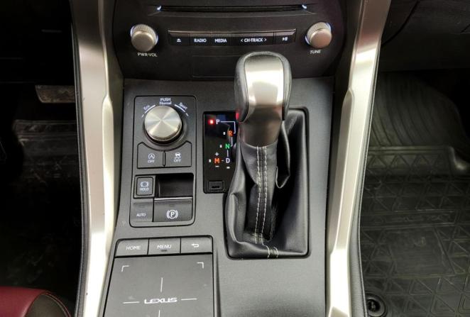 Lexus NX I Рестайлинг с пробегом 2018 года, цена 2 400 000 рублей, 240697 км, внедорожник, Автокод Объявления