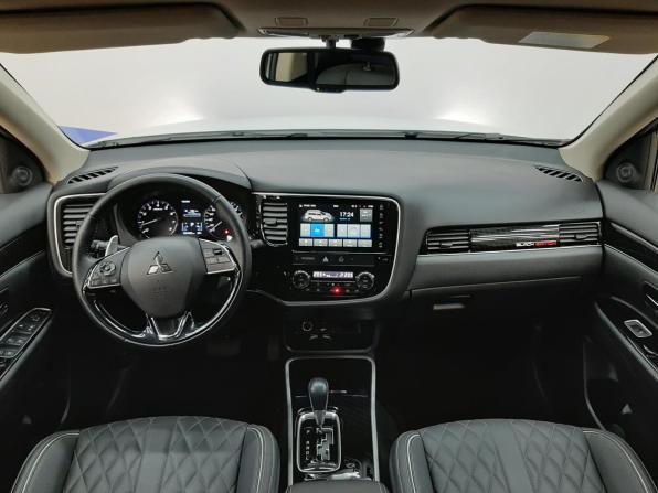 Mitsubishi Outlander III Рестайлинг 3 с пробегом 2022 года, цена 3 230 000 рублей, 31940 км, внедорожник, Автокод Объявления