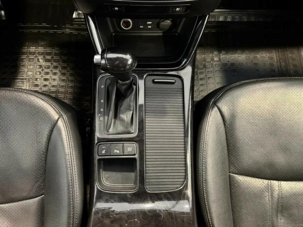 Kia Sorento II Рестайлинг с пробегом 2017 года, цена 1 739 000 рублей, 273542 км, внедорожник, Автокод Объявления