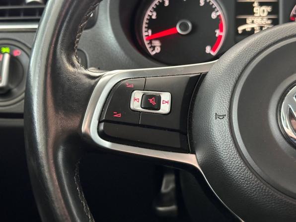 Volkswagen Polo V Рестайлинг с пробегом 2019 года, цена 1 167 000 рублей, 127862 км, седан, Автокод Объявления