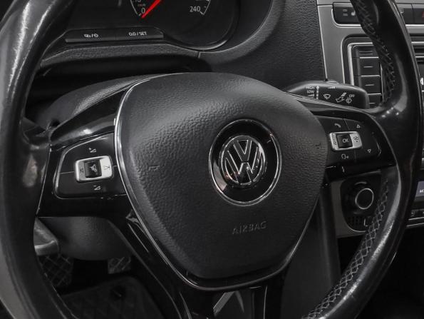 Volkswagen Polo V Рестайлинг с пробегом 2018 года, цена 1 280 000 рублей, 117329 км, седан, Автокод Объявления