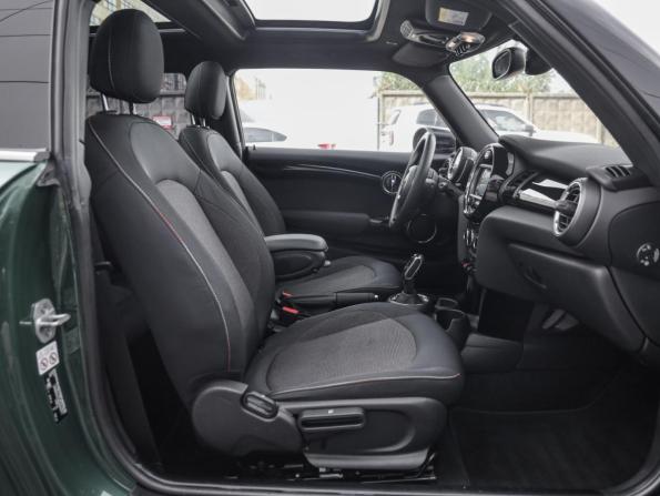 Mini Hatch III (F55/F56) Рестайлинг с пробегом 2020 года, цена 2 399 000 рублей, 22791 км, хэтчбек, Автокод Объявления