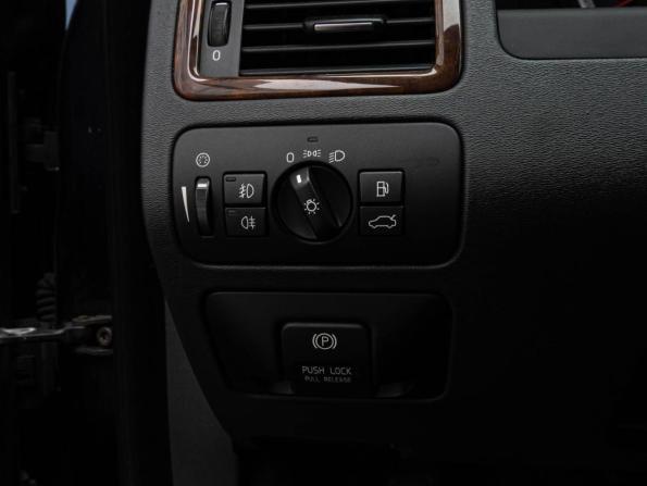 Volvo S80 II Рестайлинг с пробегом 2011 года, цена 990 000 рублей, 261404 км, седан, Автокод Объявления