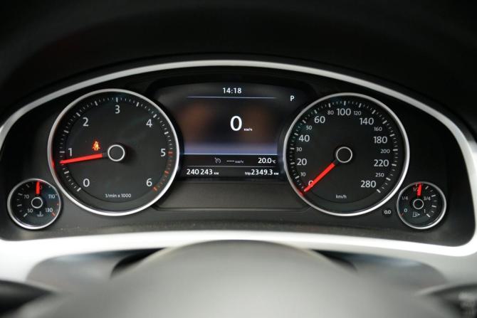 Volkswagen Touareg II Рестайлинг с пробегом 2015 года, цена 2 740 000 рублей, 239463 км, внедорожник, Автокод Объявления