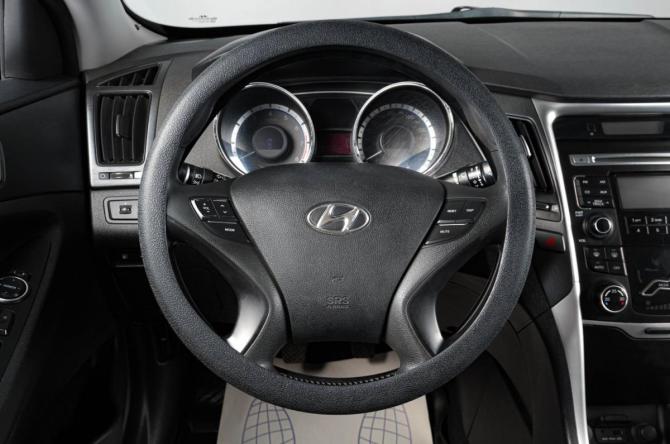 Hyundai Sonata VI (YF) с пробегом 2010 года, цена 949 000 рублей, 206000 км, седан, Автокод Объявления