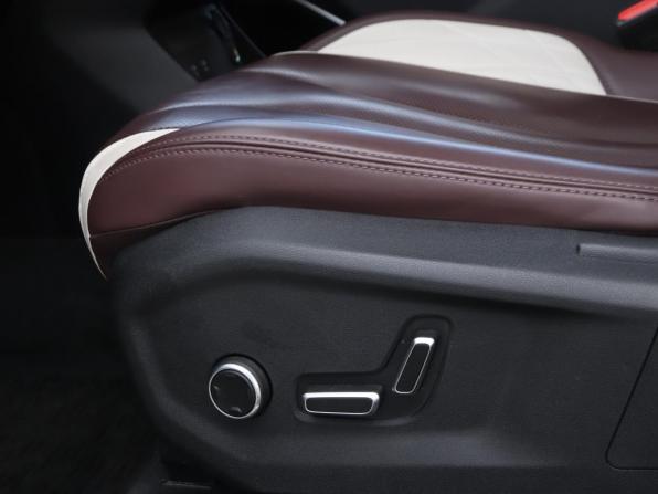 Geely Monjaro I с пробегом 2023 года, цена 3 170 000 рублей, 51215 км, внедорожник, Автокод Объявления