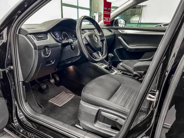 Skoda Octavia III (A7) Рестайлинг с пробегом 2019 года, цена 1 489 000 рублей, 121011 км, лифтбек, Автокод Объявления