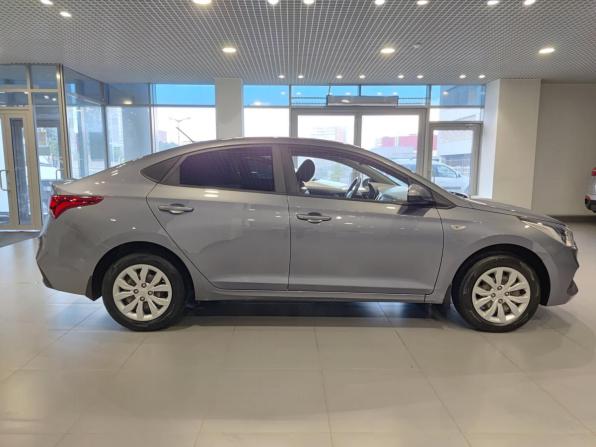 Hyundai Solaris II с пробегом 2018 года, цена 1 034 000 рублей, 151957 км, седан, Автокод Объявления