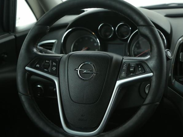 Opel Astra J Рестайлинг с пробегом 2014 года, цена 577 000 рублей, 144000 км, седан, Автокод Объявления