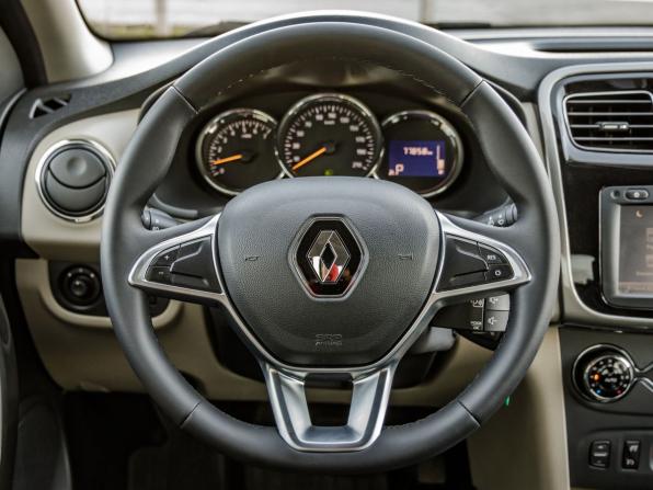 Renault Logan II Рестайлинг с пробегом 2018 года, цена 1 068 000 рублей, 77858 км, седан, Автокод Объявления