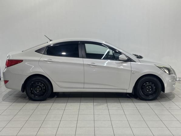 Hyundai Solaris I Рестайлинг с пробегом 2015 года, цена 875 000 рублей, 176800 км, седан, Автокод Объявления