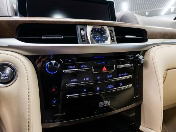 Lexus LX III Рестайлинг 2 с пробегом 2020 года, цена 9 362 000 рублей, 71484 км, внедорожник, Автокод Объявления