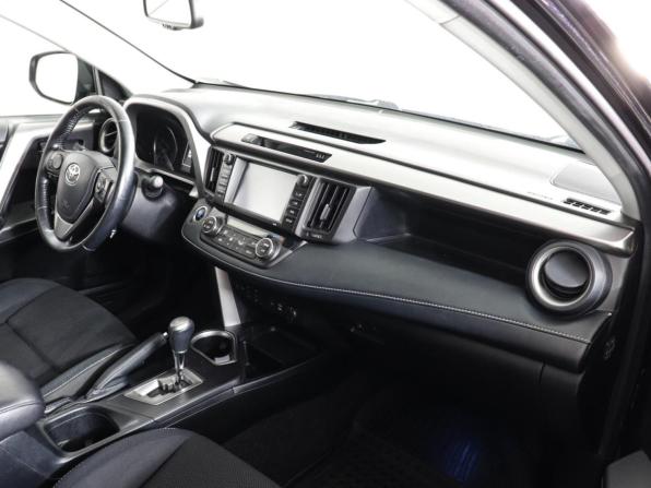 Toyota RAV4 IV (XA40) Рестайлинг с пробегом 2018 года, цена 2 349 000 рублей, 127000 км, внедорожник, Автокод Объявления