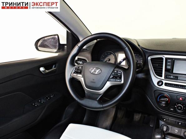Hyundai Solaris II с пробегом 2019 года, цена 997 000 рублей, 223933 км, седан, Автокод Объявления