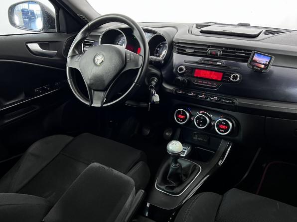 Alfa Romeo Giulietta III с пробегом 2011 года, цена 700 000 рублей, 227493 км, хэтчбек, Автокод Объявления