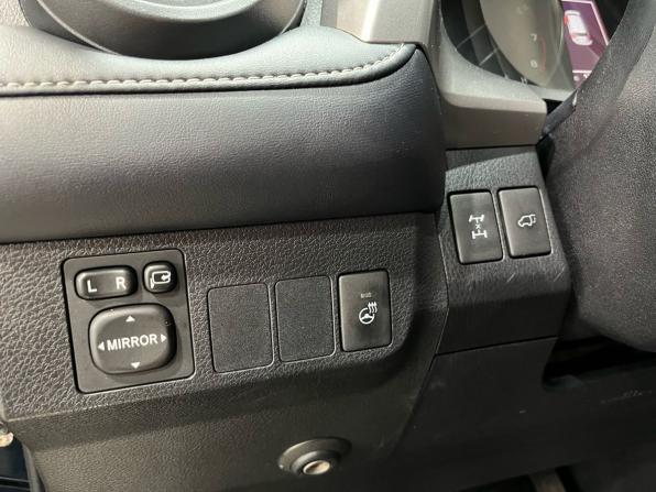 Toyota RAV4 IV (XA40) Рестайлинг с пробегом 2018 года, цена 2 295 000 рублей, 177234 км, внедорожник, Автокод Объявления