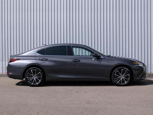 Lexus ES VII Рестайлинг с пробегом 2021 года, цена 4 449 000 рублей, 83201 км, седан, Автокод Объявления